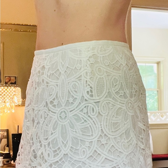 SAYLOR White Lace Two Piece Set - Picture 13 of 13